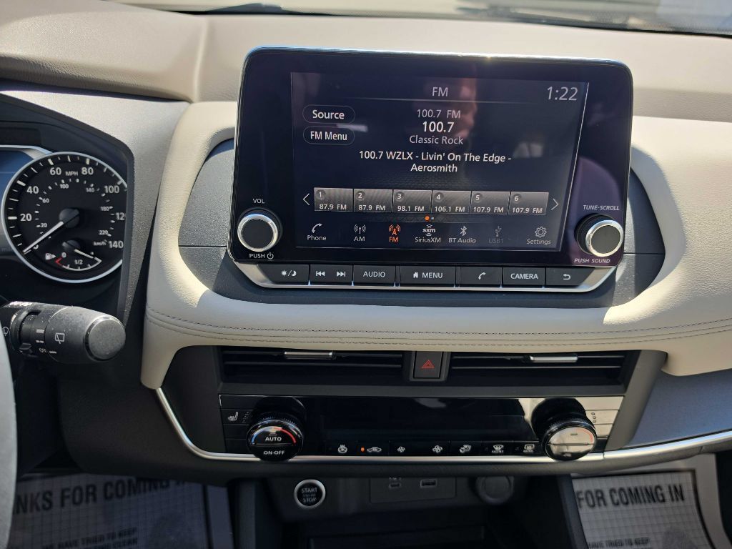 Used 2023 Nissan Rogue SV w/ SV Premium B Package AWD/4WD image 22