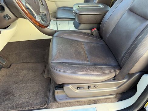 Used 2011 Cadillac Escalade Platinum image 19