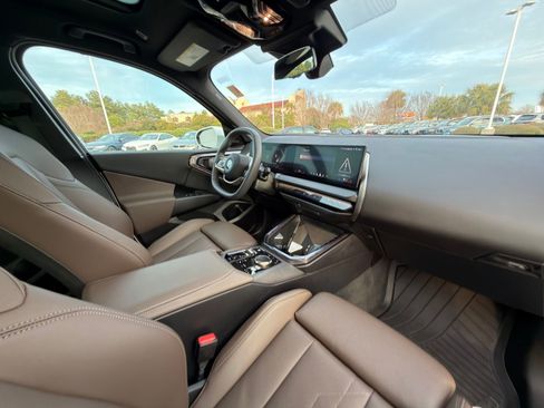 Certified 2025 BMW X3 xDrive30i w/ Premium Package image 18