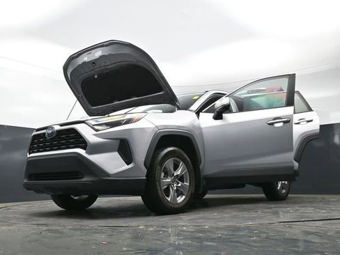 Used 2023 Toyota RAV4 XLE AWD/4WD image 45