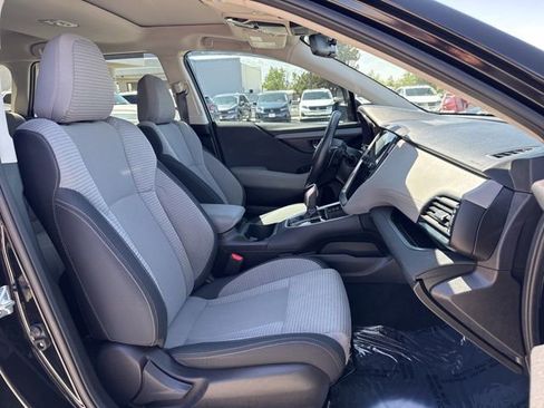 Used 2023 Subaru Outback Premium AWD/4WD image 4