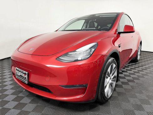 Used 2023 Tesla Model Y Long Range AWD/4WD image 3