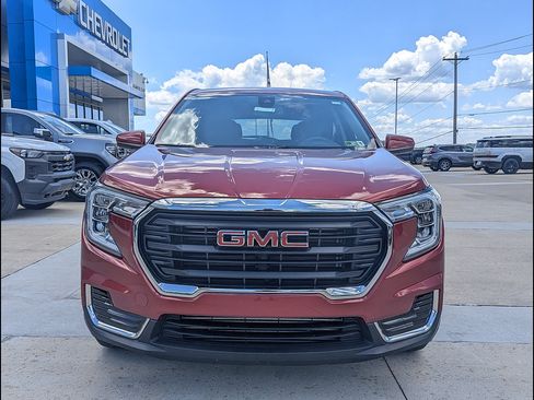 Used 2024 GMC Terrain SLE FWD image 11