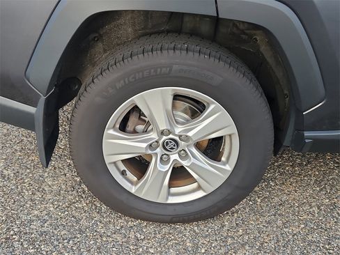 Used 2020 Toyota RAV4 XLE image 33