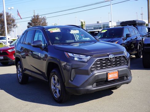 Used 2024 Toyota RAV4 XLE image 1