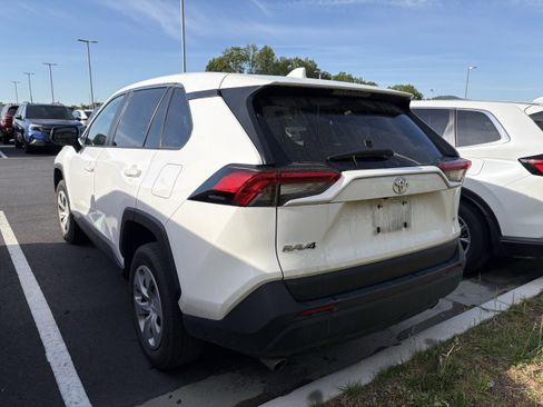 Used 2024 Toyota RAV4 LE FWD image 4