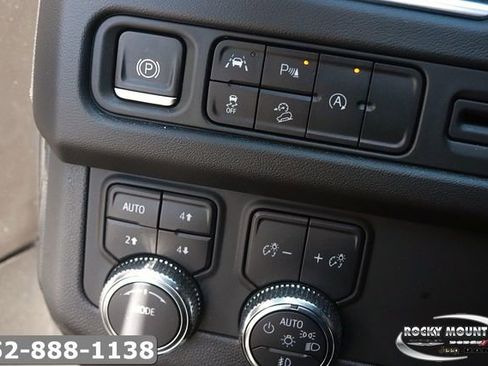 Used 2024 GMC Yukon AT4 AWD/4WD image 29