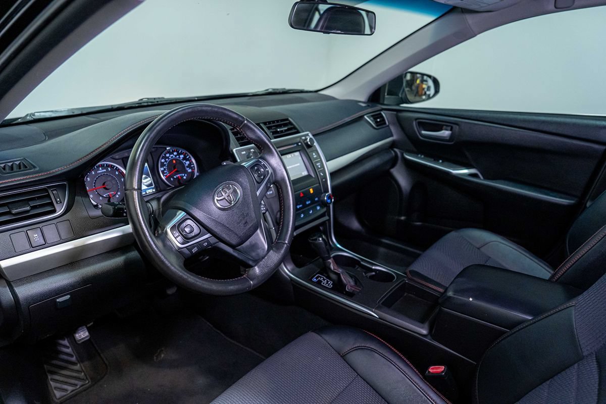 Used 2017 Toyota Camry SE FWD image 14