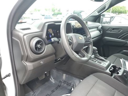 Used 2023 Chevrolet Colorado W/T w/ WT Convenience Package RWD image 18