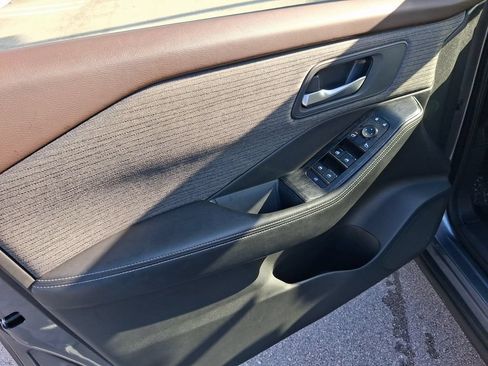 Certified 2022 Nissan Rogue SV AWD/4WD image 15