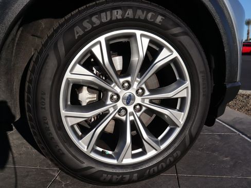 Used 2022 Ford Explorer XLT w/ Equipment Group 202A image 31