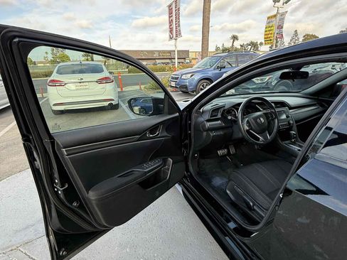 Used 2018 Honda Civic Sport image 74