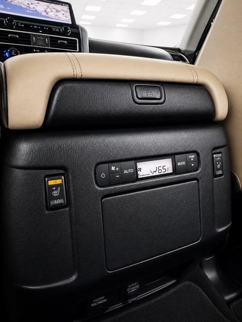 Used 2024 Nissan Armada Platinum w/ Captain's Chairs Package AWD/4WD image 27