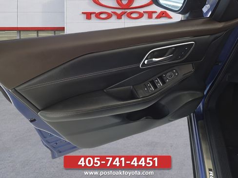 Used 2021 Nissan Rogue Platinum FWD image 10