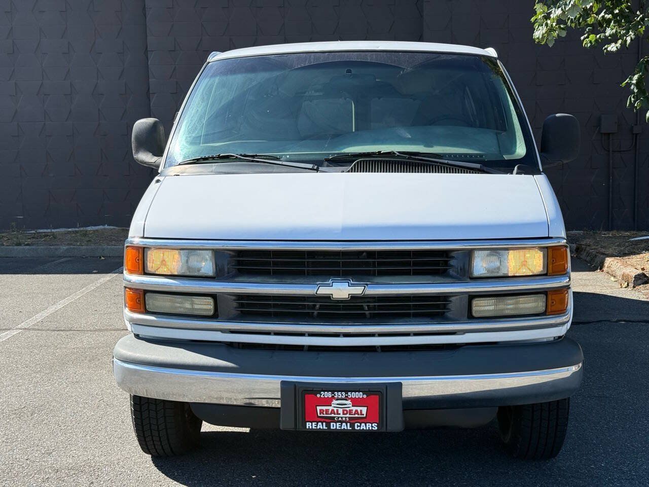 Used 2001 Chevrolet Express 3500 Extended Passenger w/ LS Preferred Equipment Group RWD image 2