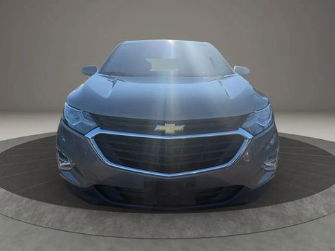 Used 2018 Chevrolet Equinox LT image 2