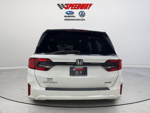 Used 2025 Honda Odyssey Touring image 8