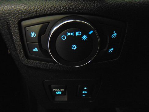 Used 2018 Ford F150 XLT w/ Equipment Group 302A Luxury image 14