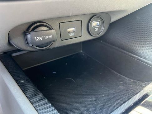 Used 2022 Hyundai Elantra SEL FWD image 17