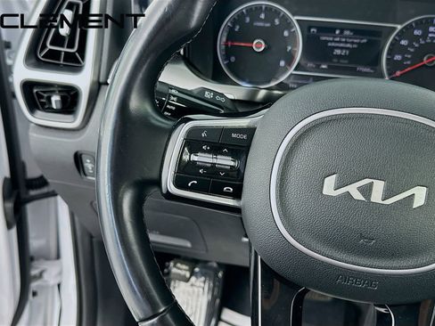 Used 2022 Kia Sorento S FWD image 15