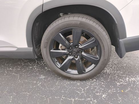 Used 2025 Honda Pilot Touring image 11
