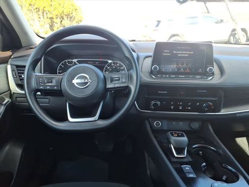 Used 2023 Nissan Rogue S image 17