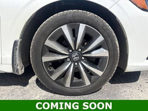Used 2024 Honda Civic EX-L image 6