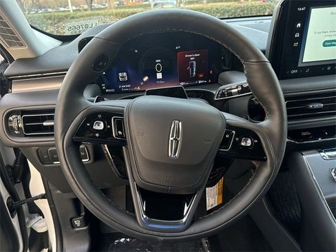 New 2026 Lincoln Aviator AWD image 14