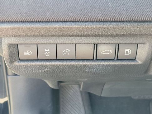 Used 2025 Toyota Camry LE FWD image 33