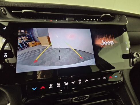 New 2026 Jeep Grand Cherokee Altitude image 19