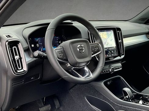 New 2026 Volvo XC40 B5 Ultra w/ Protection Package Premier AWD/4WD image 7