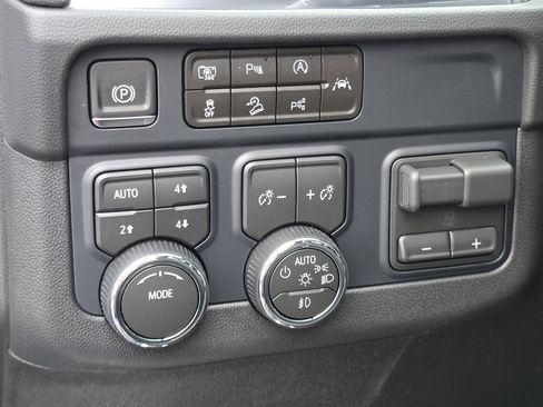 New 2026 Chevrolet Suburban Premier w/ Sun And Tow Package image 10