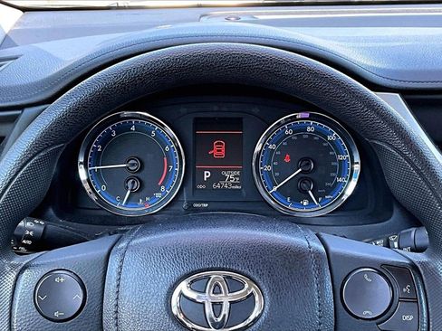 Used 2019 Toyota Corolla LE image 13