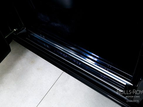 Used 2020 Rolls-Royce Phantom Sedan RWD image 33