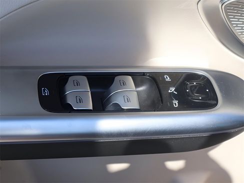 New 2025 Mercedes-Benz C 300 4MATIC Sedan image 30