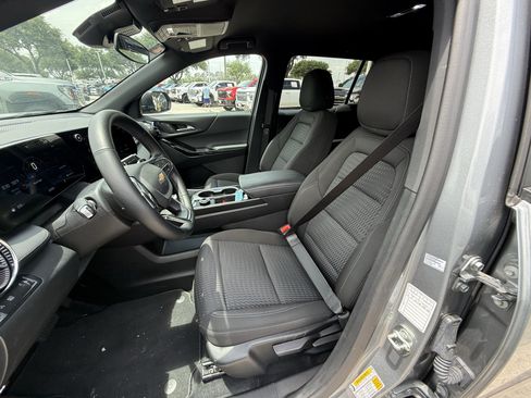 Used 2026 Chevrolet Equinox LT FWD image 27