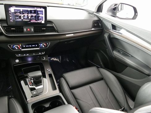 Certified 2024 Audi Q5 e Premium Plus w/ Premium Plus Package image 28