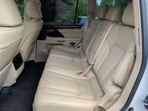 Used 2021 Lexus LX 570 4WD w/ Luxury Package image 21