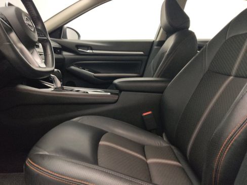 Used 2024 Nissan Altima 2.5 SR FWD image 17