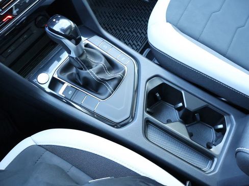 New 2026 Volkswagen Taos SE image 26