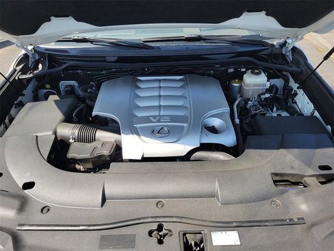 Used 2017 Lexus LX 570 4WD image 35