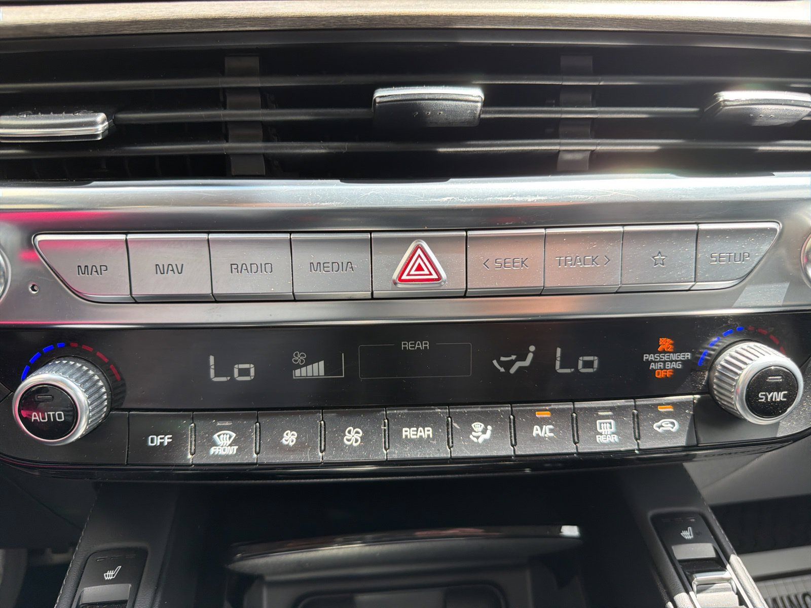 Used 2022 Kia Telluride SX w/ Nightfall Edition Package AWD/4WD image 25
