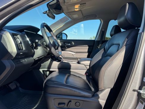 Used 2023 Nissan Pathfinder SL image 11