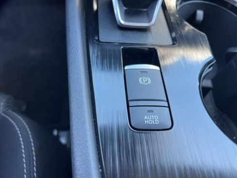 Used 2025 Nissan Rogue SV AWD/4WD image 22