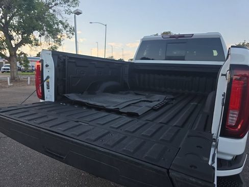 Used 2022 GMC Sierra 2500 Denali AWD/4WD image 17