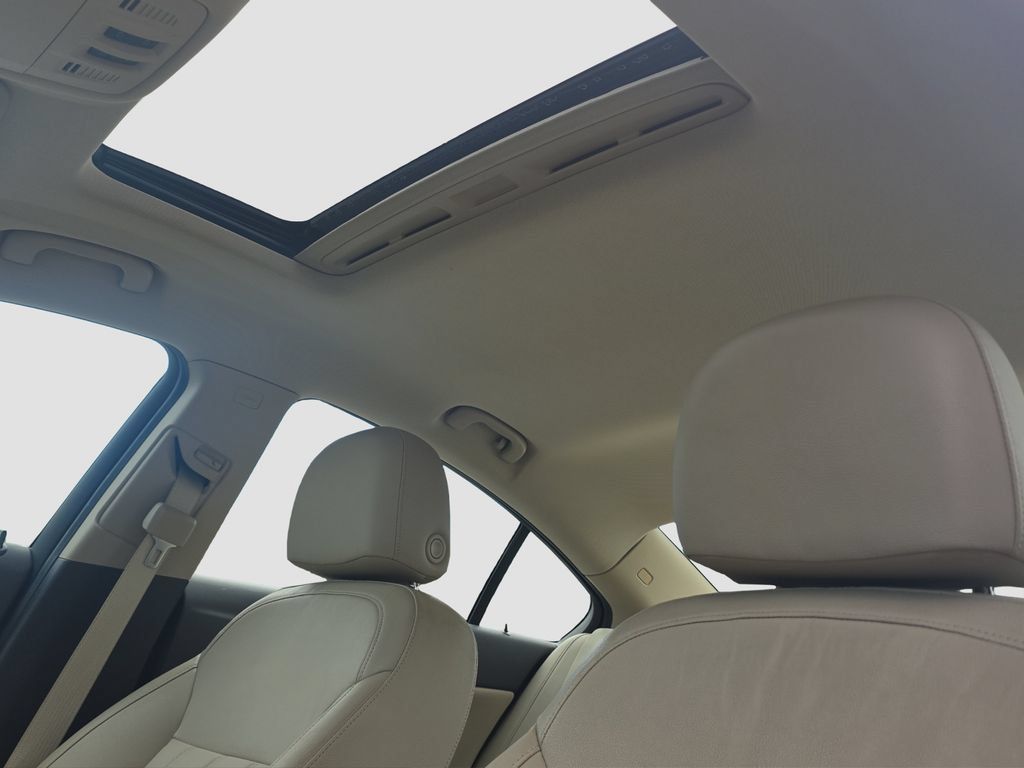 Used 2011 Buick Regal CXL Turbo w/ TO2 Preferred Equipment Group FWD image 8