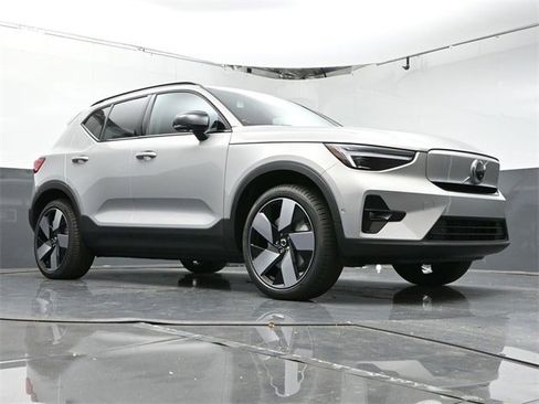 New 2024 Volvo XC40 Recharge Plus w/ Protection Package Premier image 18