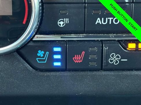 Used 2019 Ford Expedition Limited w/ Equipment Group 302A AWD/4WD image 23