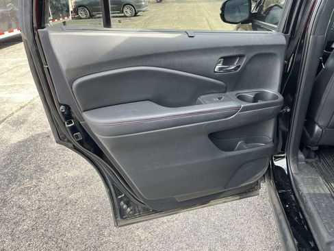 Used 2020 Honda Pilot Black Edition image 18