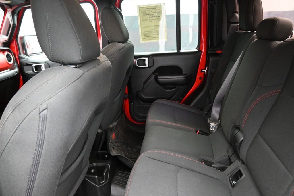 Used 2023 Jeep Gladiator Rubicon AWD/4WD image 13